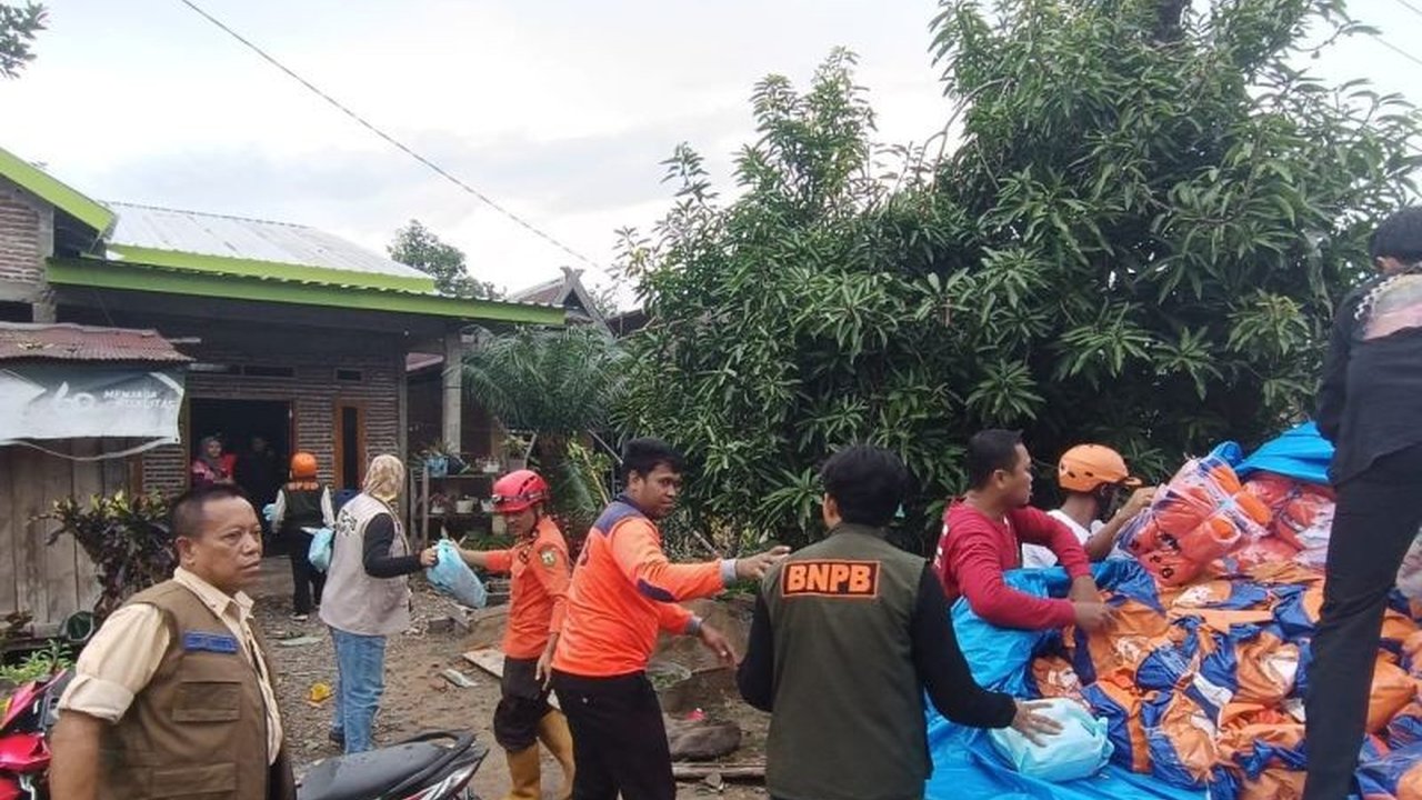 Badan Nasional Penanggulangan Bencana (BNPB) memastikan penyaluran bantuan logistik untuk korban angin puting beliung di Luwu, Sulawesi Selatan berjalan lancar, dengan 50 KK terdampak dan tidak ada korban jiwa.