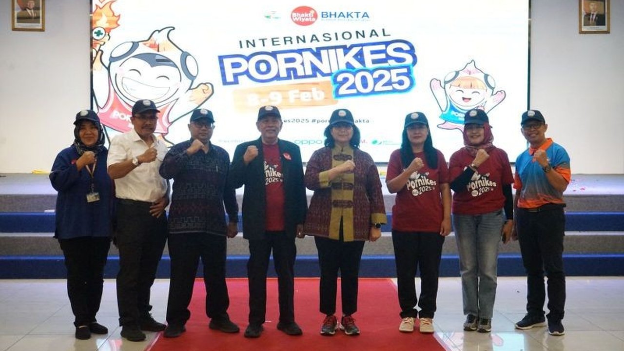 Pekan Olahraga dan Seni Kesehatan (Pornikes) Internasional 2025 di Kediri, Jawa Timur, bukan hanya kompetisi, tetapi juga menunjukkan dedikasi calon tenaga kesehatan masa depan dari 36 perguruan tinggi di Jawa Timur dan 3 perguruan tinggi di Asia Tenggara