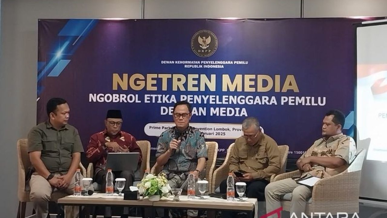 Dewan Kehormatan Penyelenggara Pemilu (DKPP) menerima 16 aduan dugaan pelanggaran etik penyelenggara Pemilu 2024 di Nusa Tenggara Barat (NTB), yang kini tengah ditelaah dan diperiksa.