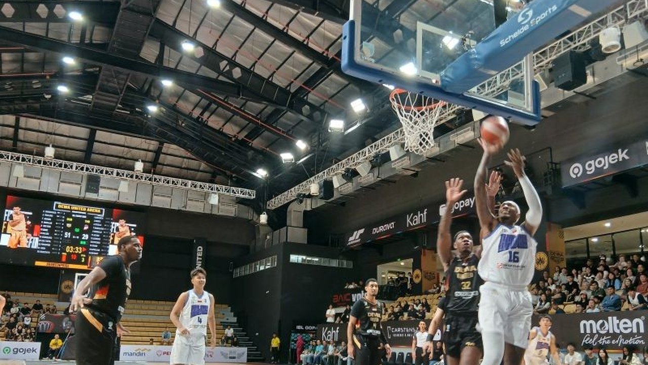 Dewa United Banten berhasil meraih kemenangan meyakinkan 109-82 atas Tangerang Hawks dalam laga Indonesian Basketball League (IBL) 2025 di Dewa United Arena, Tangerang, Sabtu (8/2),  mendominasi di berbagai aspek permainan.