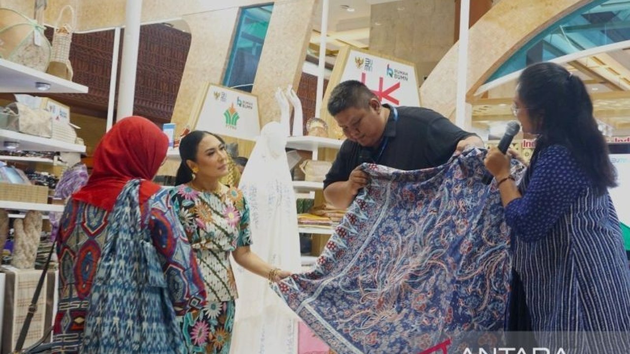Pameran Inacraft 2025 menampilkan Rumah BUMN, kolaborasi 14 BUMN dan 52 UMKM binaan untuk mendorong produk lokal menembus pasar internasional, sekaligus meningkatkan perekonomian kerakyatan.