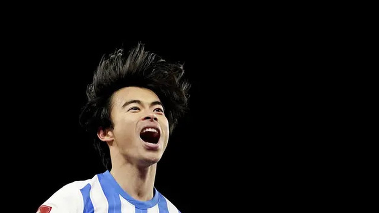 Eskpresi pemain Brighton, Kaoru Mitoma, setelah membobol gawang Chelsea dalam lanjutan Piala FA 2024/2025, Minggu (9/2/2025) dini hari WIB. (Gareth Fuller/PA via AP)