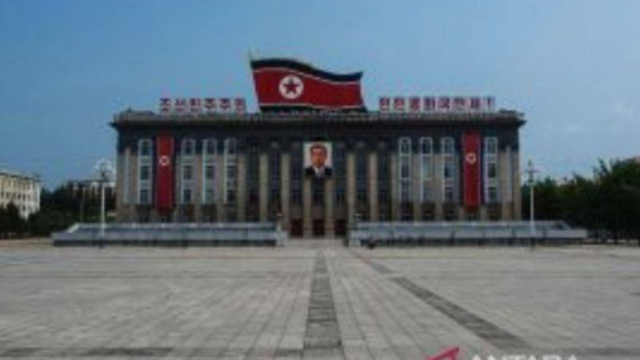 Korea Utara menegaskan bahwa senjata nuklirnya dirancang untuk keperluan tempur, bukan tawar-menawar, di tengah meningkatnya ketegangan di Semenanjung Korea dan penolakan internasional terhadap program nuklirnya.