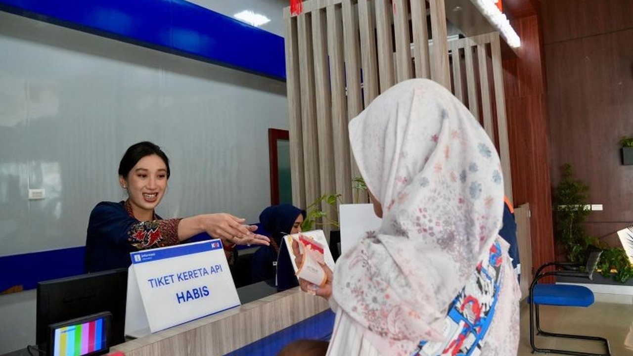 KAI Tanjungkarang Siapkan 23.320 Tiket Kereta Api untuk Lebaran 2025
