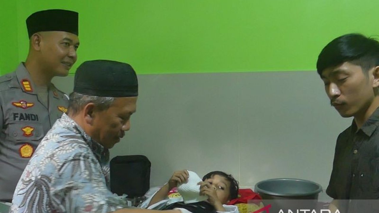 Polres Temanggung Gelar Khitanan Massal dan Sosialisasi Operasi Keselamatan Candi 2025