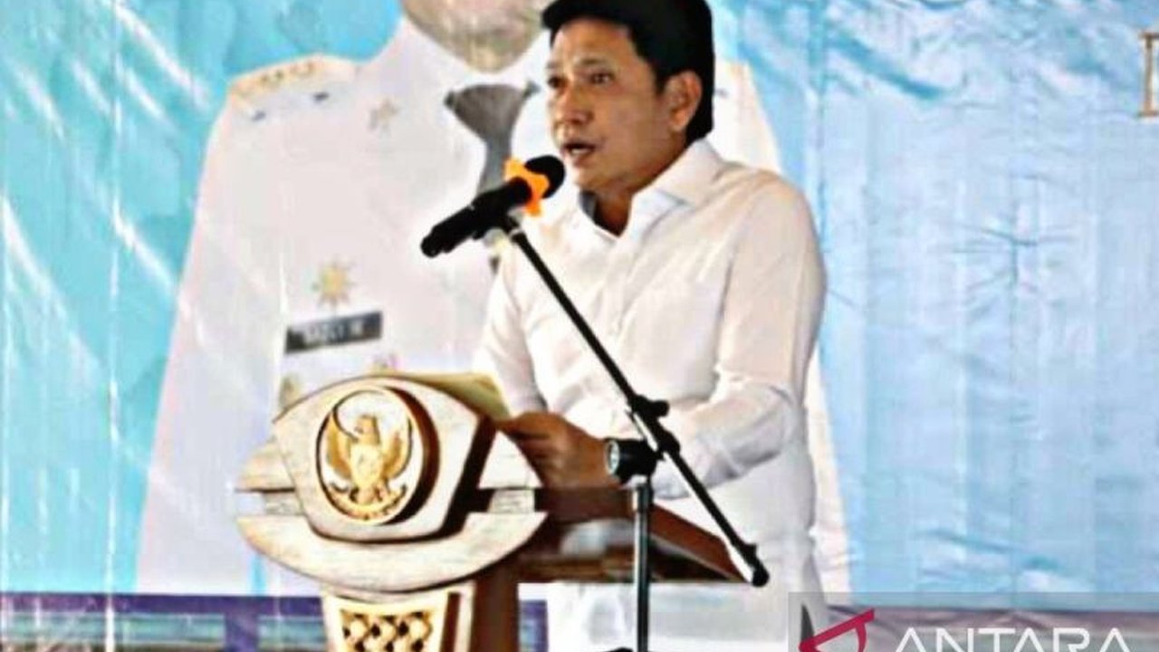 Penjabat Gubernur Maluku, Sadali Ie, menekankan peran penting pers dalam mengawal kebijakan pemerintah dan pembangunan Maluku menuju Indonesia Emas 2045, serta mengajak insan pers untuk meningkatkan profesionalisme.