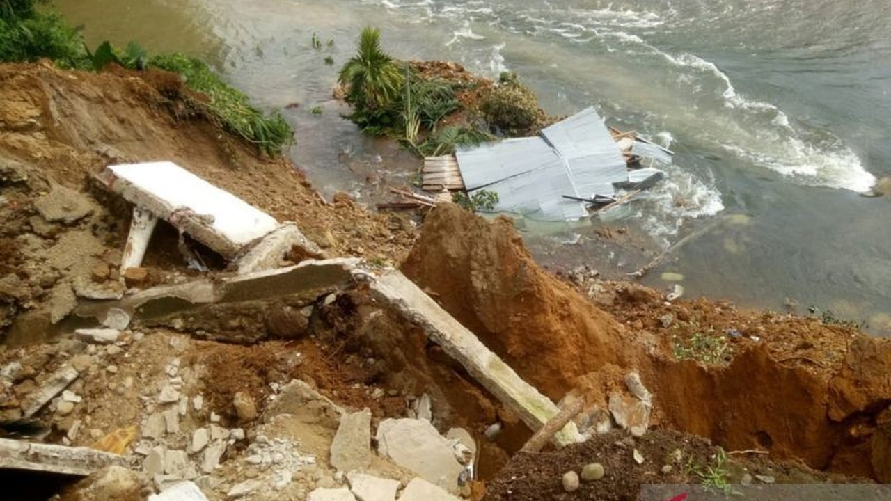 Mukomuko Usul Pengaman 15 Tebing Sungai Rawan Longsor