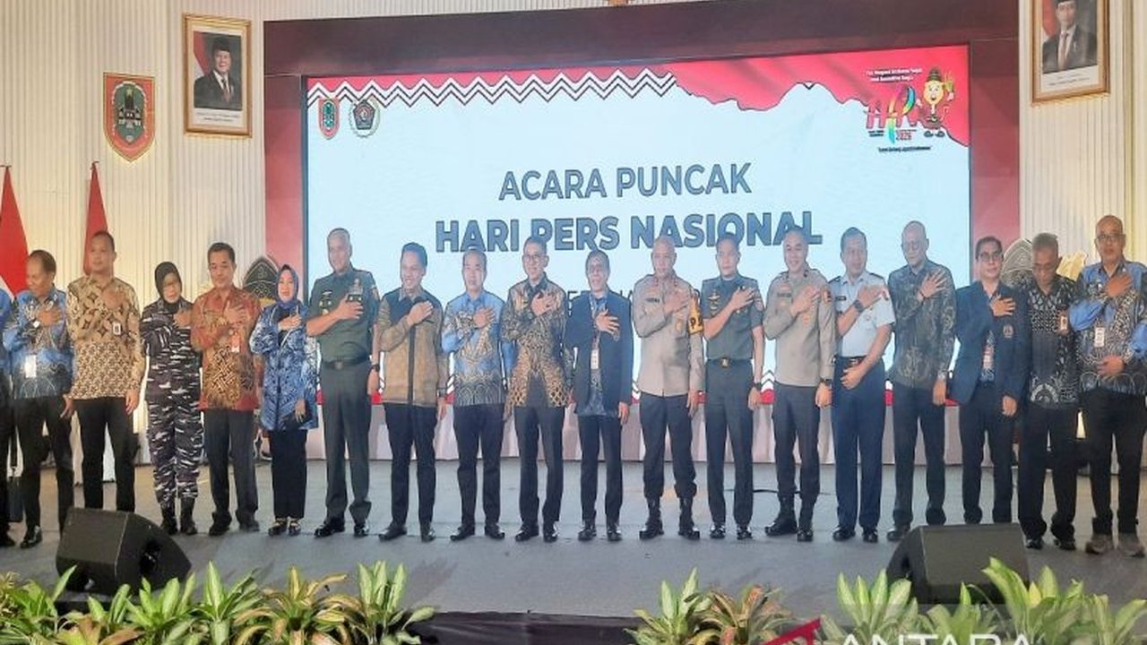 Menteri Kebudayaan Fadli Zon, mewakili Presiden Prabowo, tekankan peran strategis pers dalam mengawal kebijakan pemerintah, khususnya ketahanan pangan, melalui jurnalisme berkualitas dan berbasis data di Hari Pers Nasional 2025.