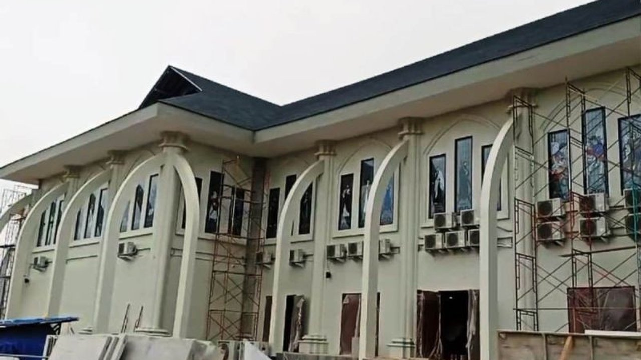 Pemkab Mahakam Ulu, Kalimantan Timur, menyelesaikan pembangunan Gereja Santo Bonifasius, sebuah simbol toleransi antar-umat beragama di daerah yang beragam keyakinan.