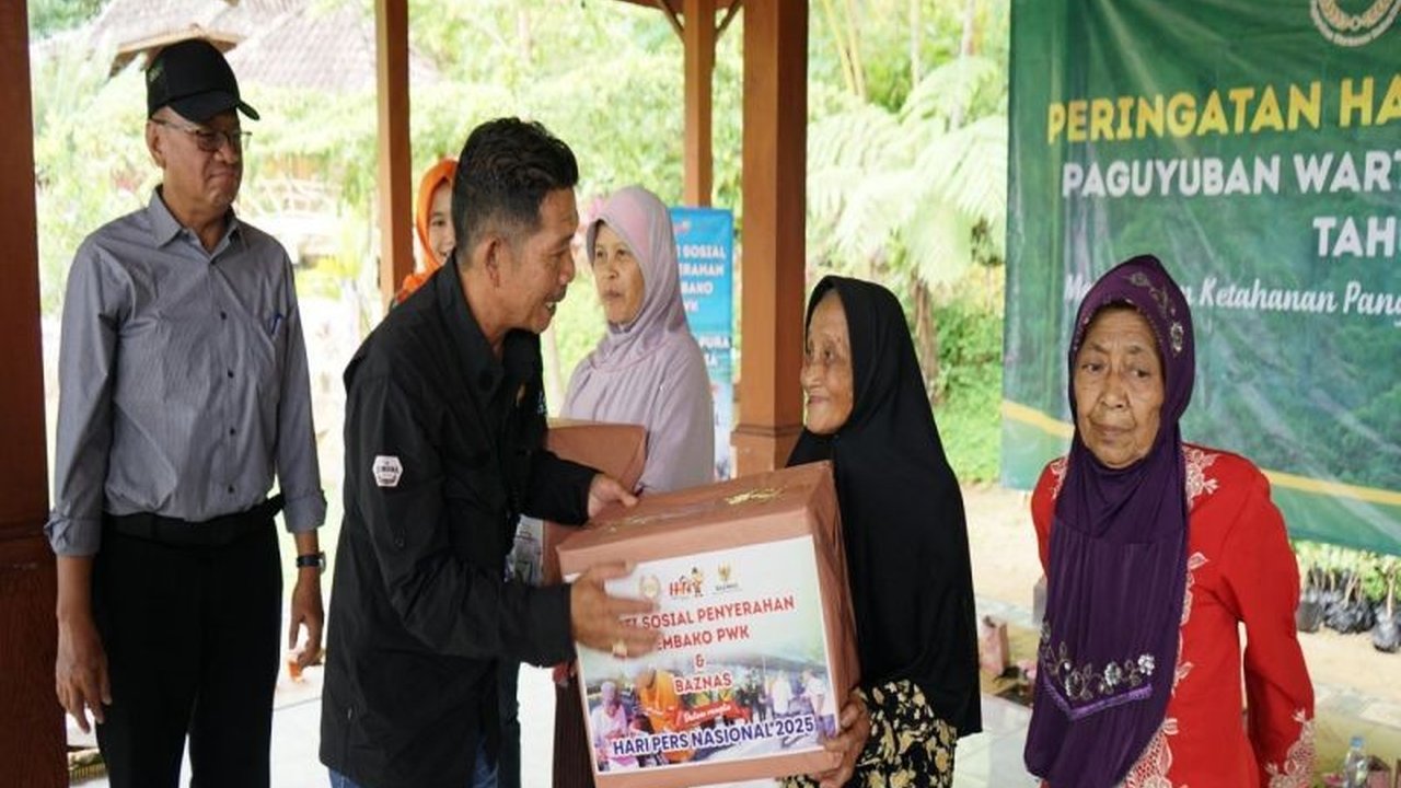 Paguyuban Wartawan Kulon Progo peringati Hari Pers Nasional 2025 dengan kegiatan penanaman jagung, pelepasan burung, dan penyaluran sembako di Desa Wisata Jatimulyo, mendukung ketahanan pangan dan pelestarian alam.