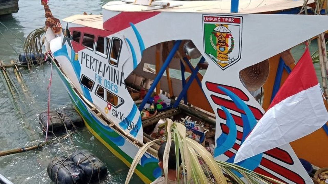 Nelayan Desa Muara Gading Mas, Lampung Timur, menggelar Nadran atau Tasyakuran Laut 2025 sebagai rasa syukur atas rezeki dan berharap kegiatan ini menjadi agenda tahunan pemerintah daerah.