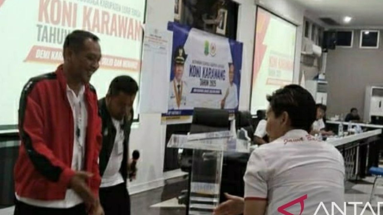 Ketua FOPI Karawang, Joyo Wiroso, berhasil memenangkan Musorkab Luar Biasa dan terpilih sebagai Ketua KONI Karawang periode 2025-2029 setelah mengalahkan Arnold Silalahi dengan perolehan suara 31 berbanding 26.