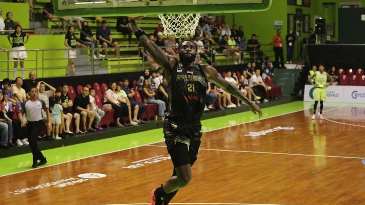 Bima Perkasa Jogja berhasil meraih kemenangan dramatis 85-83 atas Pacific Caesar Surabaya dalam laga IBL 2025 yang menegangkan hingga detik terakhir.