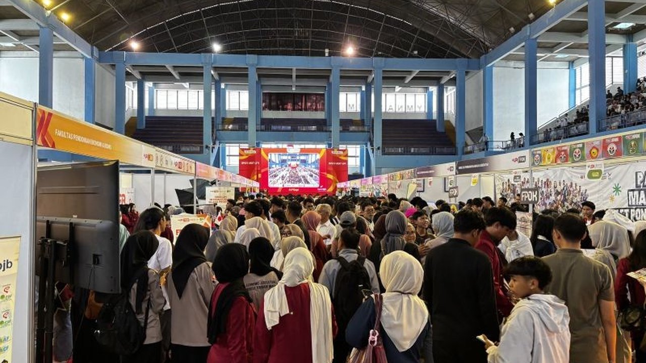 Universitas Pendidikan Indonesia (UPI) membuka 11.894 kursi untuk mahasiswa baru tahun akademik 2025 melalui tiga jalur seleksi: SNBP, SNBT, dan SM UPI, dengan UPI menargetkan penerimaan yang adil dan transparan.