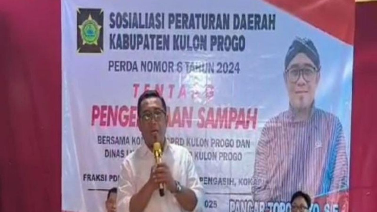 Anggota DPRD Kulon Progo, Pancar Topo Driyo, mendesak pemerintah daerah agar menyelesaikan masalah sampah hingga tingkat kelurahan untuk mencegah TPA Banyuroto cepat penuh dan mengatasi peningkatan volume sampah akibat pertumbuhan penduduk dan pariwisata.
