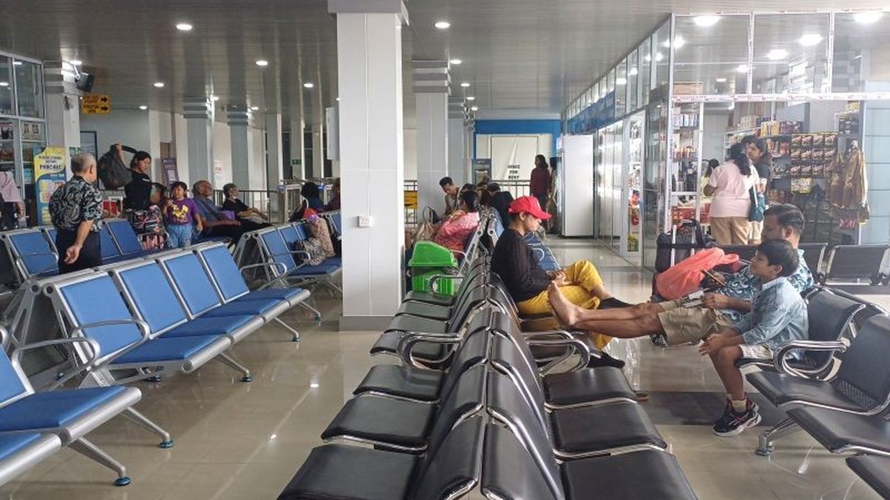 Ombudsman Kepri meningkatkan pengawasan potensi pungli terhadap WNA di pintu masuk Indonesia menyusul kasus viral pungli oleh oknum imigrasi, dan mengajak masyarakat untuk melaporkan praktik tersebut.