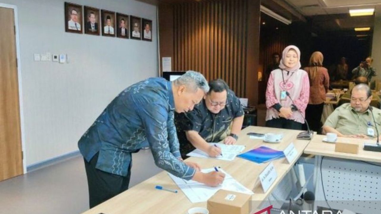 RSUD Ulin Banjarmasin meningkatkan layanan kesehatan jantung dengan kerja sama bersama RS Jantung dan Pembuluh Darah Harapan Kita Jakarta, bertujuan meningkatkan kompetensi tenaga medis dan akses layanan bagi pasien jantung di Kalimantan Selatan.