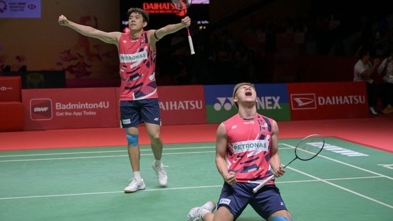 Legenda bulu tangkis Rexy Mainaky mempertanyakan rencana BWF untuk mengubah sistem skor pertandingan bulu tangkis dari 21 poin menjadi 3x15 poin,  menganggap sistem saat ini sudah efektif dan BWF seharusnya fokus pada aspek lain yang lebih krusial.