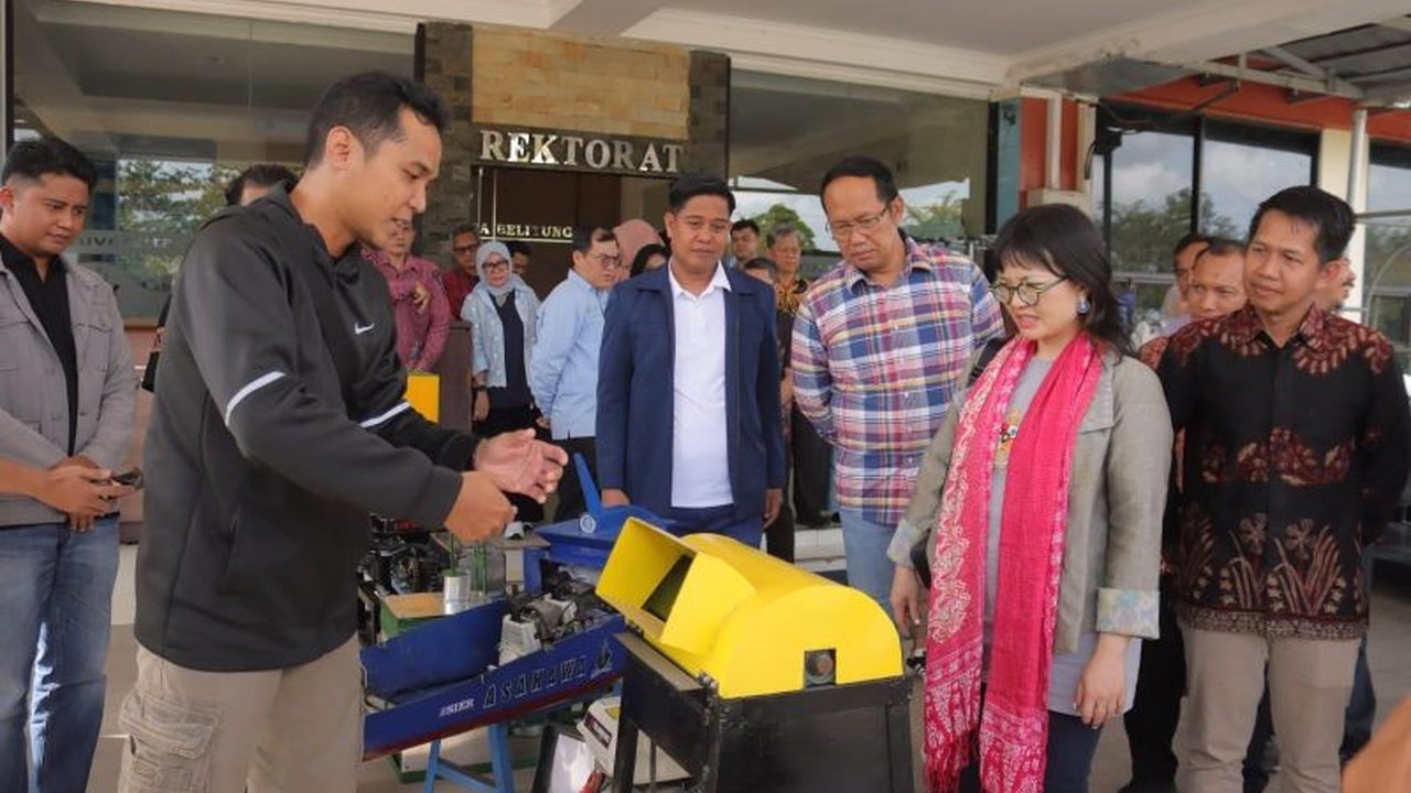 Wakil Menteri Pendidikan, Riset, dan Teknologi menyebut Universitas Bangka Belitung (UBB) sebagai poros utama pertumbuhan ekonomi di Bangka Belitung, menekankan pentingnya riset lokal untuk pengembangan ekonomi daerah.