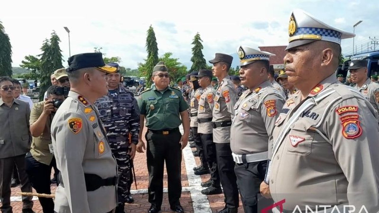 Polda Sulteng menggelar Operasi Keselamatan Tinombala 2025 dengan mengerahkan 1.024 personel untuk meningkatkan kesadaran masyarakat akan tertib berlalu lintas dan mengurangi angka kecelakaan di jalan raya.