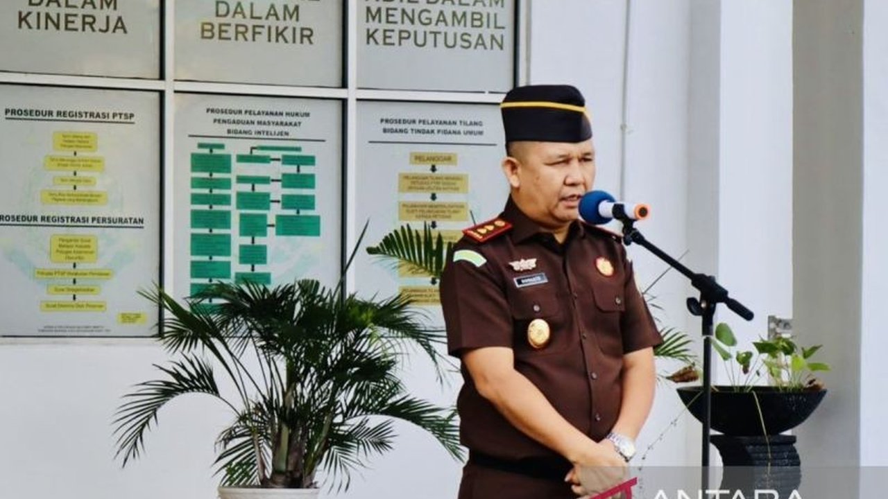 Kepala Kejaksaan Negeri Aceh Barat, Siswanto, mengingatkan seluruh jajarannya untuk menghindari praktik transaksional dalam penanganan kasus hukum dan berkomitmen pada penegakan hukum yang bermartabat dan berkeadilan di Aceh.