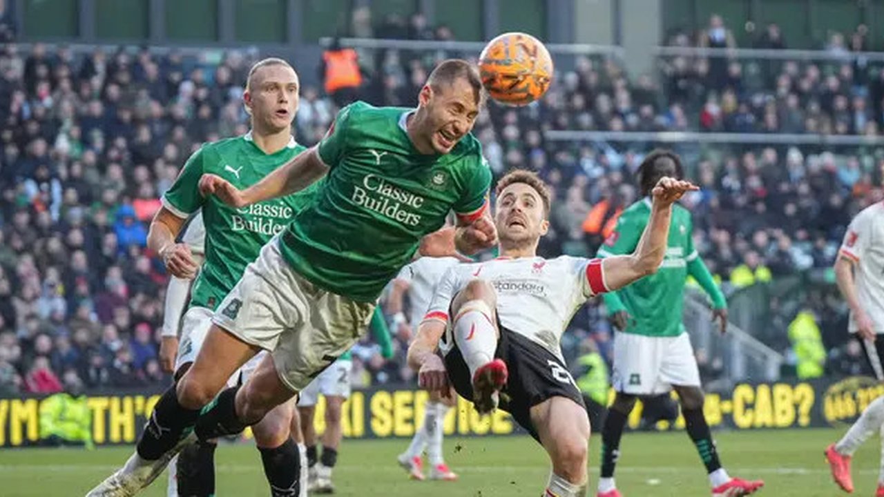 Melihat Solidnya Permainan Plymouth Argyle, Juru Kunci Championship yang Singkirkan Liverpool dari Piala FA