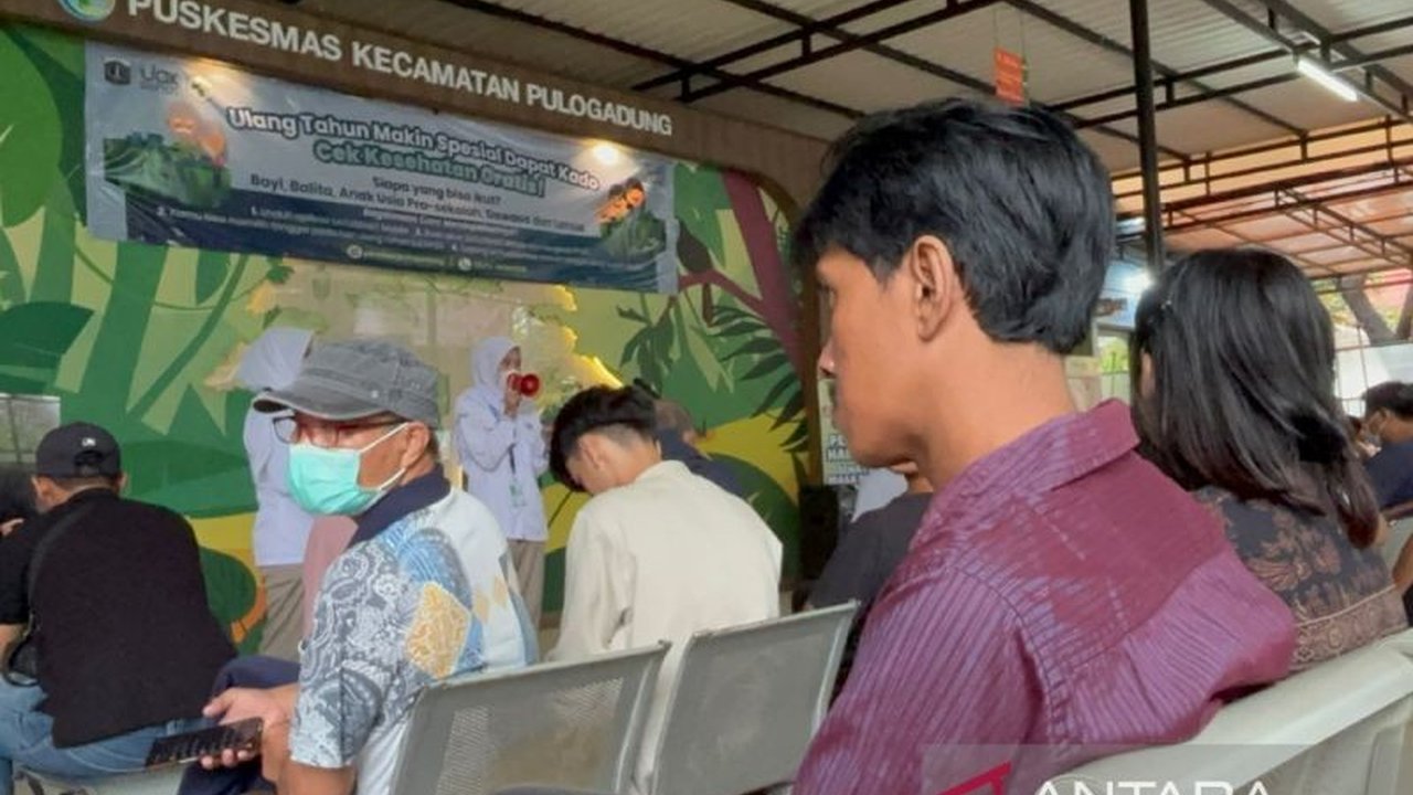 Penjabat Gubernur DKI Jakarta, Teguh Setyabudi, mengimbau keluarga untuk mendampingi lansia saat mengikuti program Cek Kesehatan Gratis (CKG) guna mempermudah pendaftaran dan komunikasi dengan tenaga kesehatan.