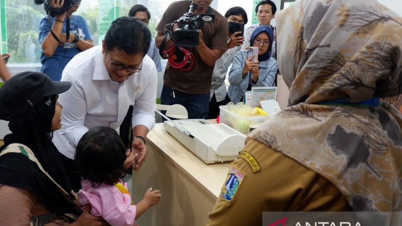 Wakil Menteri Transmigrasi mendorong program pemeriksaan kesehatan gratis menjadi prioritas di kawasan transmigrasi guna meningkatkan kualitas hidup warga dan mendukung ketahanan pangan nasional.