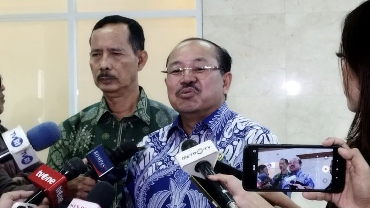 Ketua KY mengungkapkan bahwa efisiensi anggaran pemerintah membuat gaji pegawai KY hanya cukup sampai Oktober 2025, berdampak pada operasional dan seleksi hakim Agung.