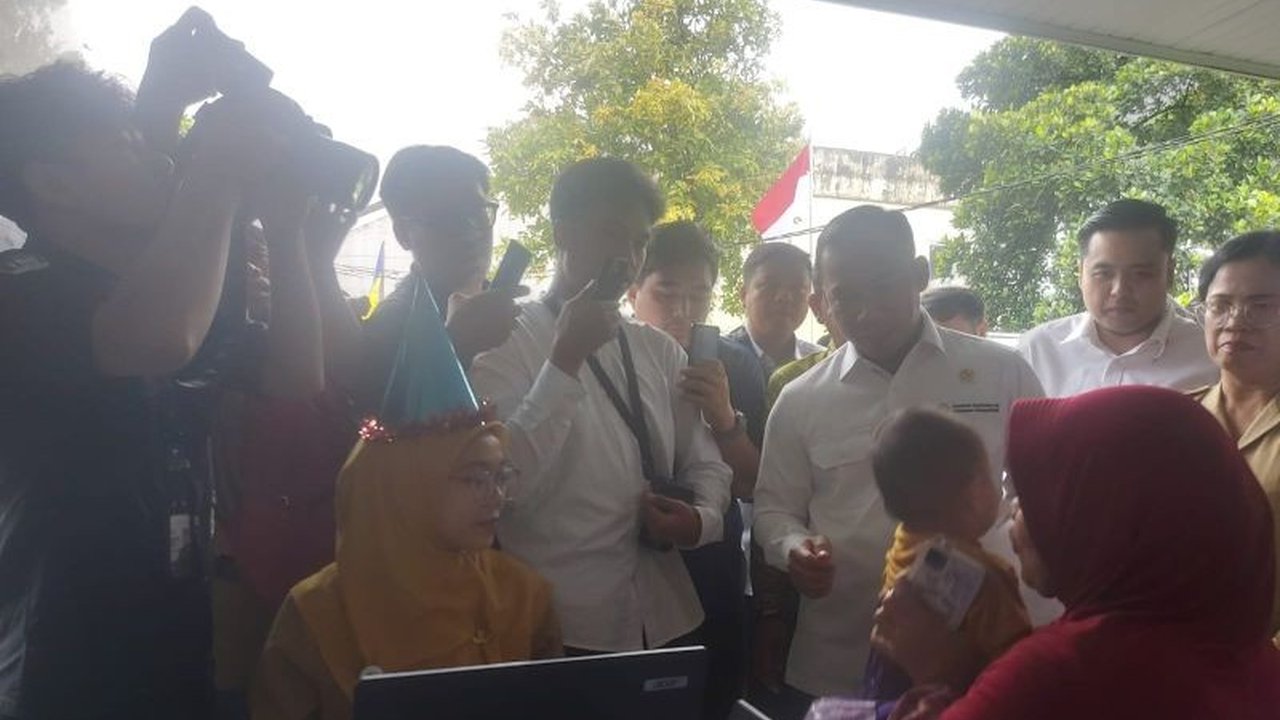 Pj Gubernur Banten, A Damenta, menekankan pentingnya Program Cek Kesehatan Gratis (CKG) sebagai upaya deteksi dini penyakit dan meningkatkan akses layanan kesehatan bagi masyarakat Banten, dimulai 10 Februari 2025.