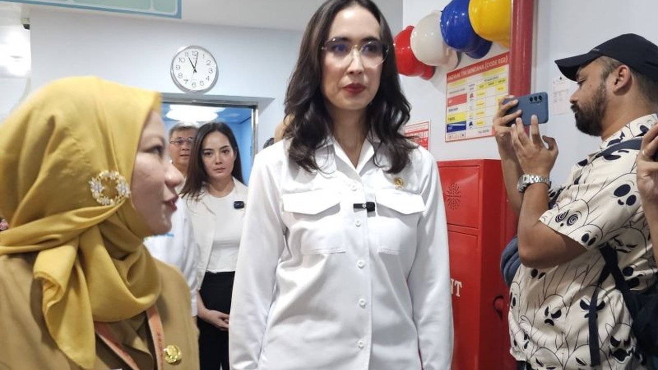 Menteri Pariwisata menyebut program Cek Kesehatan Gratis (CKG) sebagai kado pemerintah untuk mendorong masyarakat Indonesia hidup lebih sehat dengan pemeriksaan kesehatan preventif.