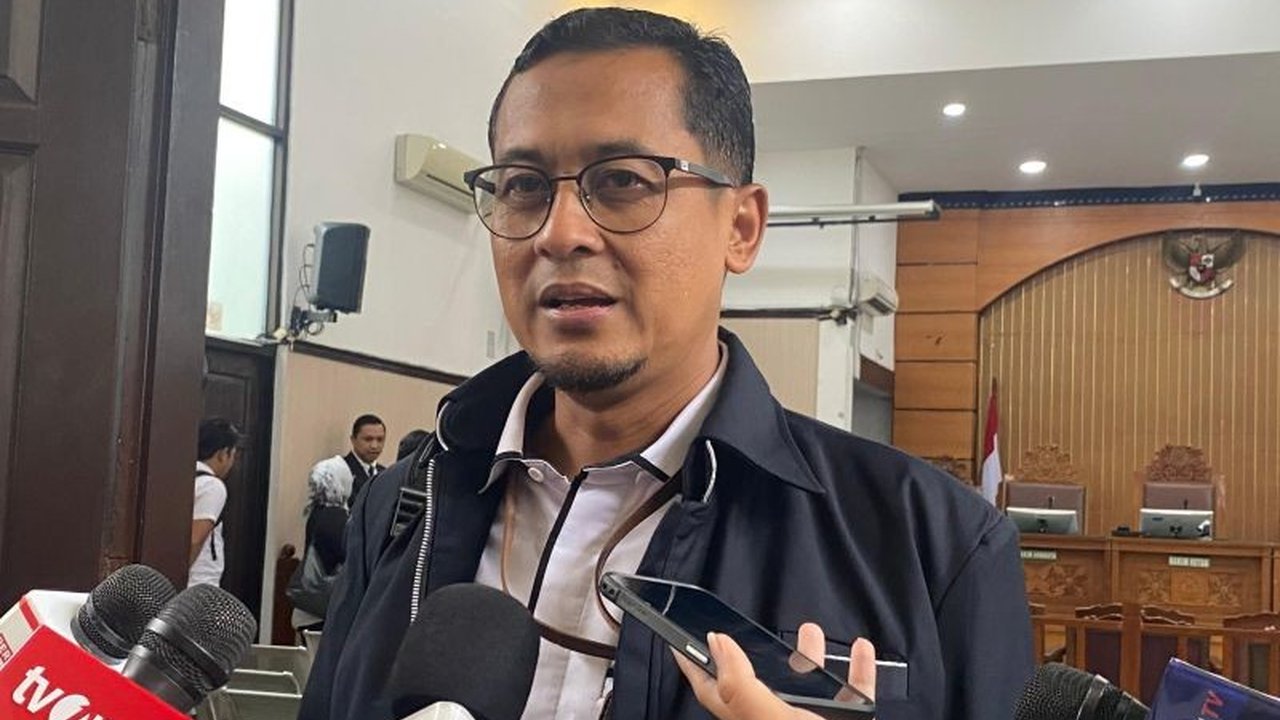 Sidang praperadilan Hasto Kristiyanto memasuki babak baru dengan KPK menyerahkan 142 bukti tertulis,  sementara 11 bukti elektronik akan diserahkan besok,  menjelang putusan pada 13 Februari 2024.