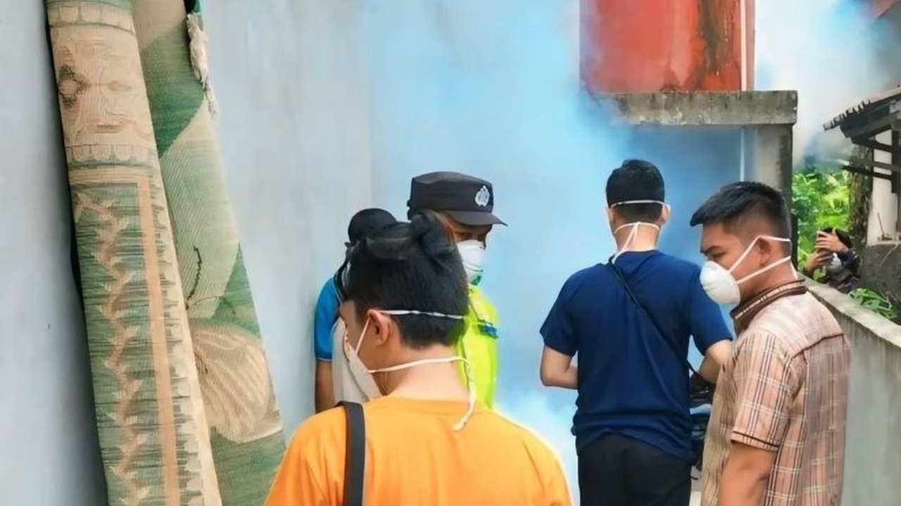 Dinas Kesehatan Kabupaten OKU, Sumatera Selatan, meminta warga waspada penyebaran DBD dengan menerapkan pola 3M Plus, menyusul peningkatan kasus signifikan di tahun 2024.