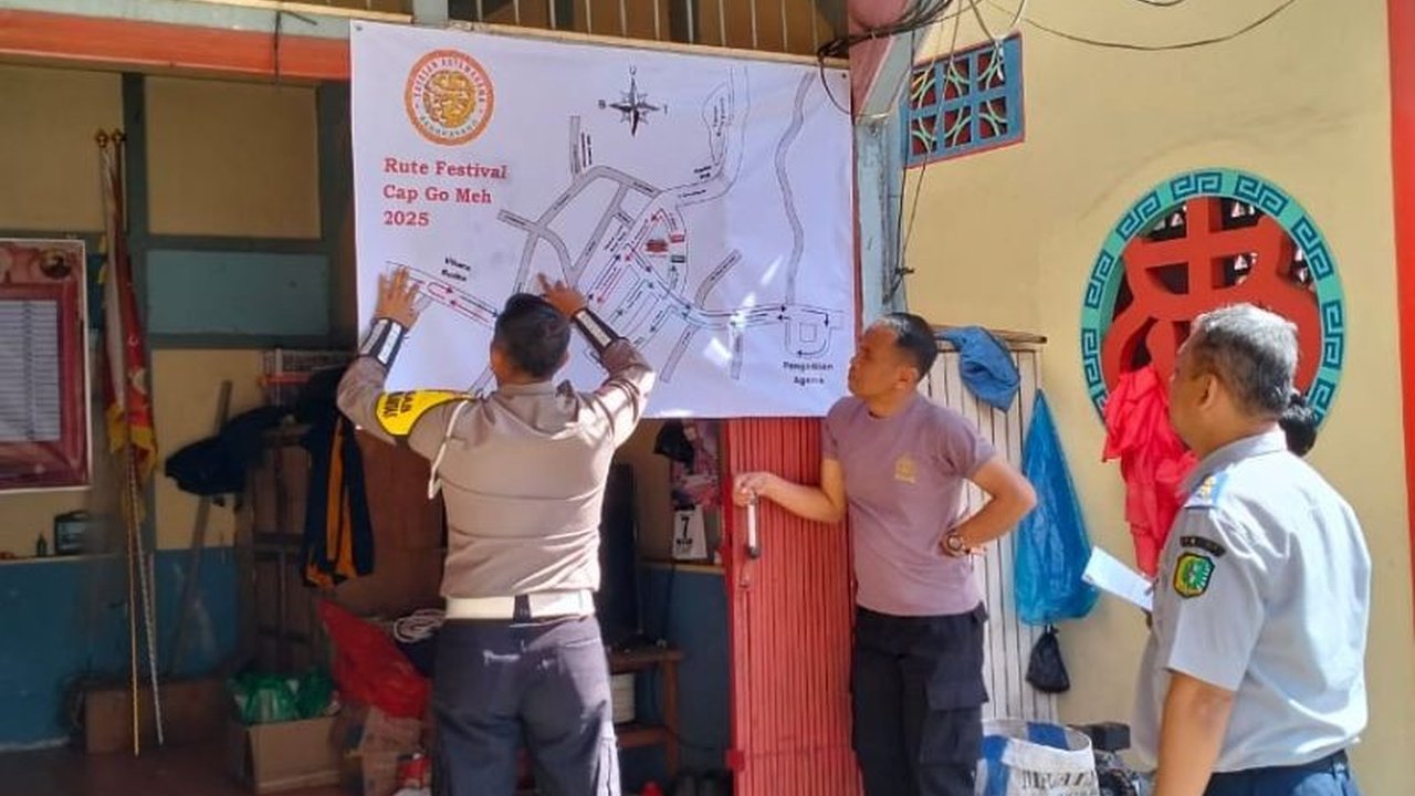 Polres Bengkayang menerapkan rekayasa lalu lintas di sejumlah titik untuk mencegah kemacetan selama perayaan Cap Go Meh 2025 pada 12 Februari, melibatkan pengalihan arus dan penutupan jalan.