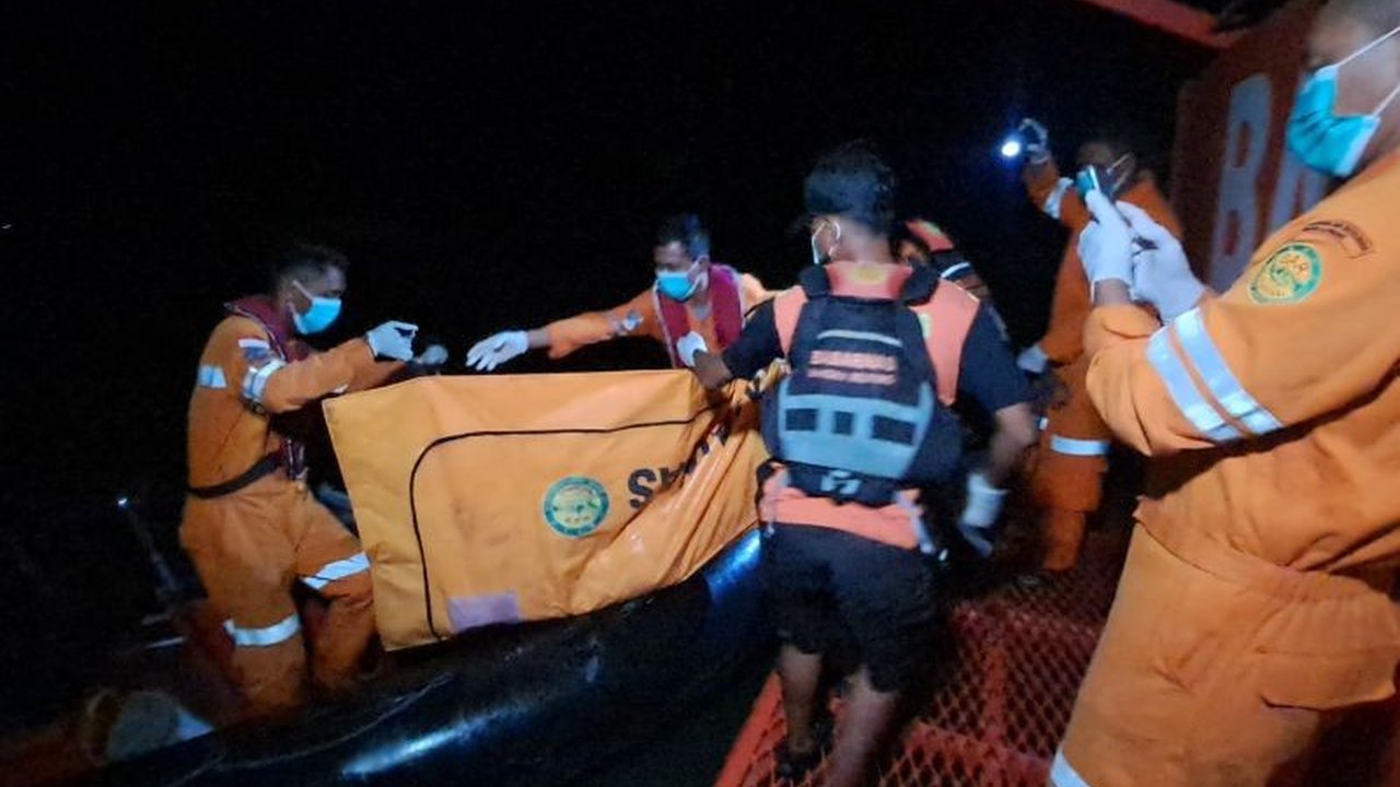 Meningkatnya konflik antara manusia dan buaya di Bangka Belitung menuntut solusi komprehensif, melibatkan edukasi masyarakat, pengelolaan habitat, dan pembangunan fasilitas penangkaran untuk memastikan keselamatan warga dan kelestarian buaya.