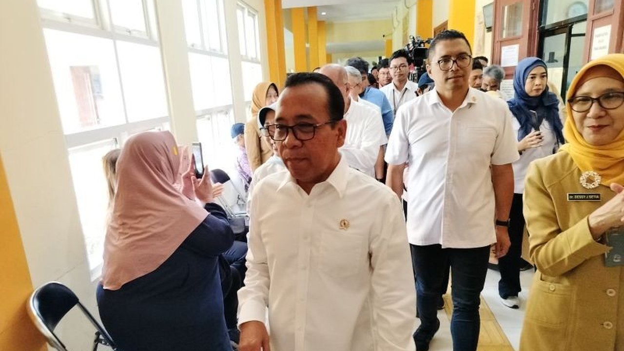 Menko PMK Pratikno mendorong warga Indonesia memanfaatkan program Cek Kesehatan Gratis di Puskesmas, sebuah program pencegahan penyakit yang dicanangkan pemerintah sebagai kado ulang tahun bagi seluruh warga negara.