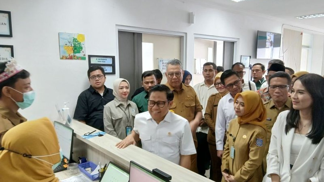 Menko Muhaimin Iskandar meninjau langsung pelaksanaan Cek Kesehatan Gratis (CKG) di Tangerang Selatan, Banten, yang memberikan layanan pemeriksaan kesehatan gratis bagi masyarakat, khususnya mereka yang lahir Januari-April 2025.