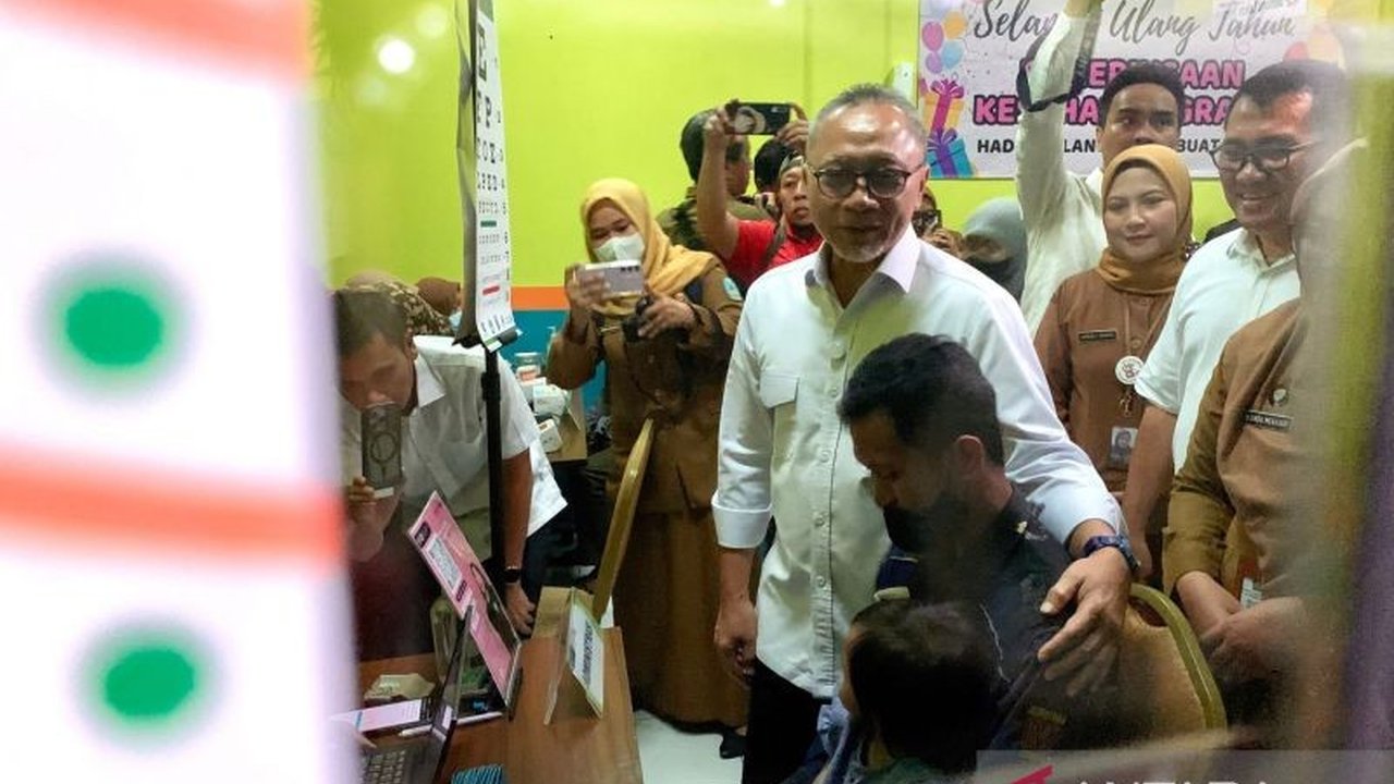 Menko Pangan Zulkifli Hasan mendorong masyarakat memanfaatkan program Cek Kesehatan Gratis (CKG) pemerintah untuk deteksi dini penyakit dan menjaga produktivitas, dengan cakupan layanan yang bertahap mulai dari usia produktif hingga anak sekolah.