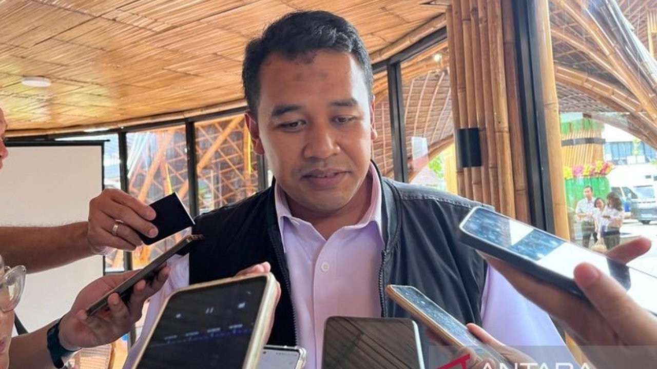 Kementerian Komunikasi dan Digital berencana melelang pita frekuensi 1,4 GHz tahun ini untuk meningkatkan akses internet murah dan berkualitas di Indonesia, terutama di daerah pedesaan.