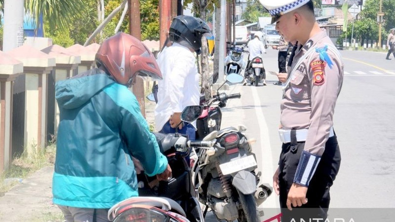 Polda Gorontalo menggelar Operasi Keselamatan Otanaha 2025 pada 10-23 Februari 2025 dengan fokus pada keselamatan pengendara melalui pendekatan simpatik dan penegakan hukum terhadap pelanggaran lalu lintas.