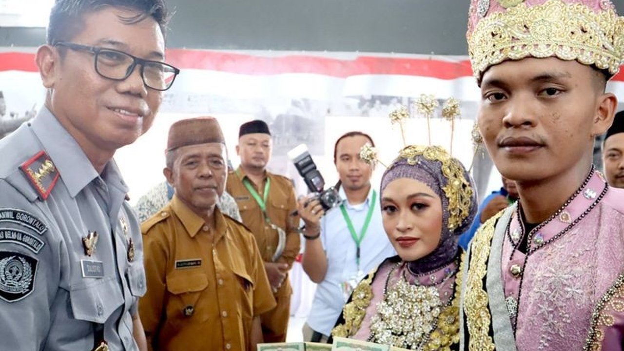 Seorang warga binaan di Lapas Kelas IIA Gorontalo, GB,  menikah di dalam lapas,  menunjukkan komitmen lembaga pemasyarakatan dalam memenuhi hak warga binaan dan mendorong mereka untuk memperbaiki diri.