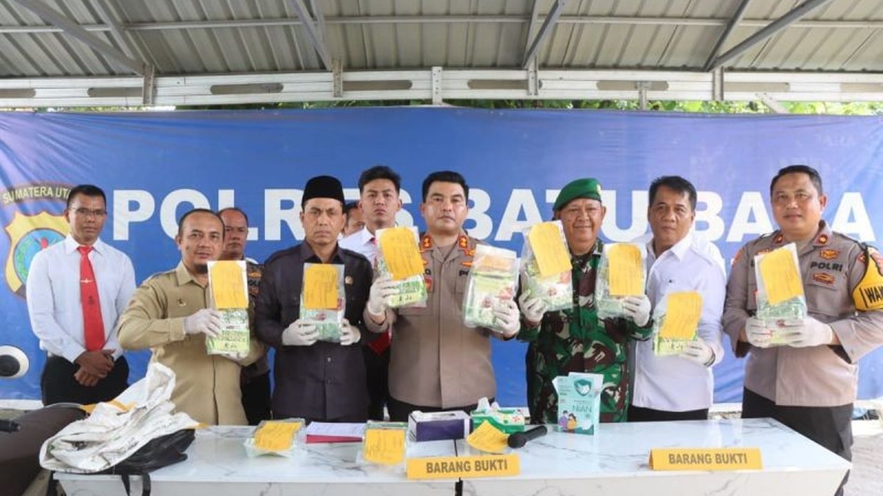 Polres Batu Bara, Sumatera Utara, menangkap KS (36) yang membawa 10 kg sabu dan terancam hukuman mati atau penjara seumur hidup.
