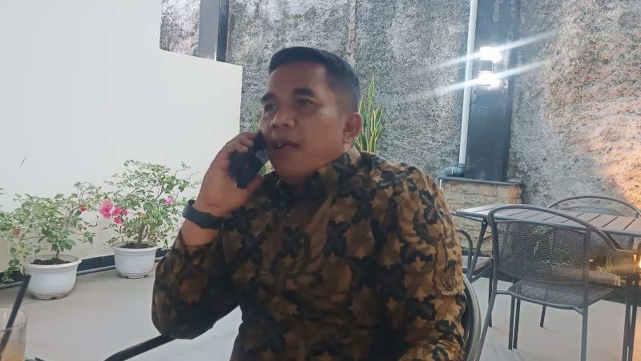 Pemerintah Provinsi Sumatera Barat menghapus pajak progresif dan BBNKB II pada 2025 untuk meningkatkan Pendapatan Asli Daerah (PAD) dan memberikan keringanan kepada wajib pajak, serta meluncurkan program 