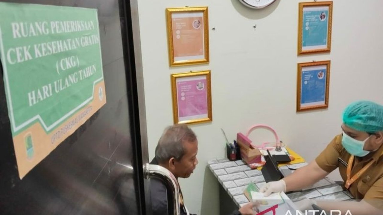 Program Cek Kesehatan Gratis di Karawang disambut antusias warga karena membantu akses pemeriksaan kesehatan yang terjangkau dan mudah diakses melalui aplikasi.
