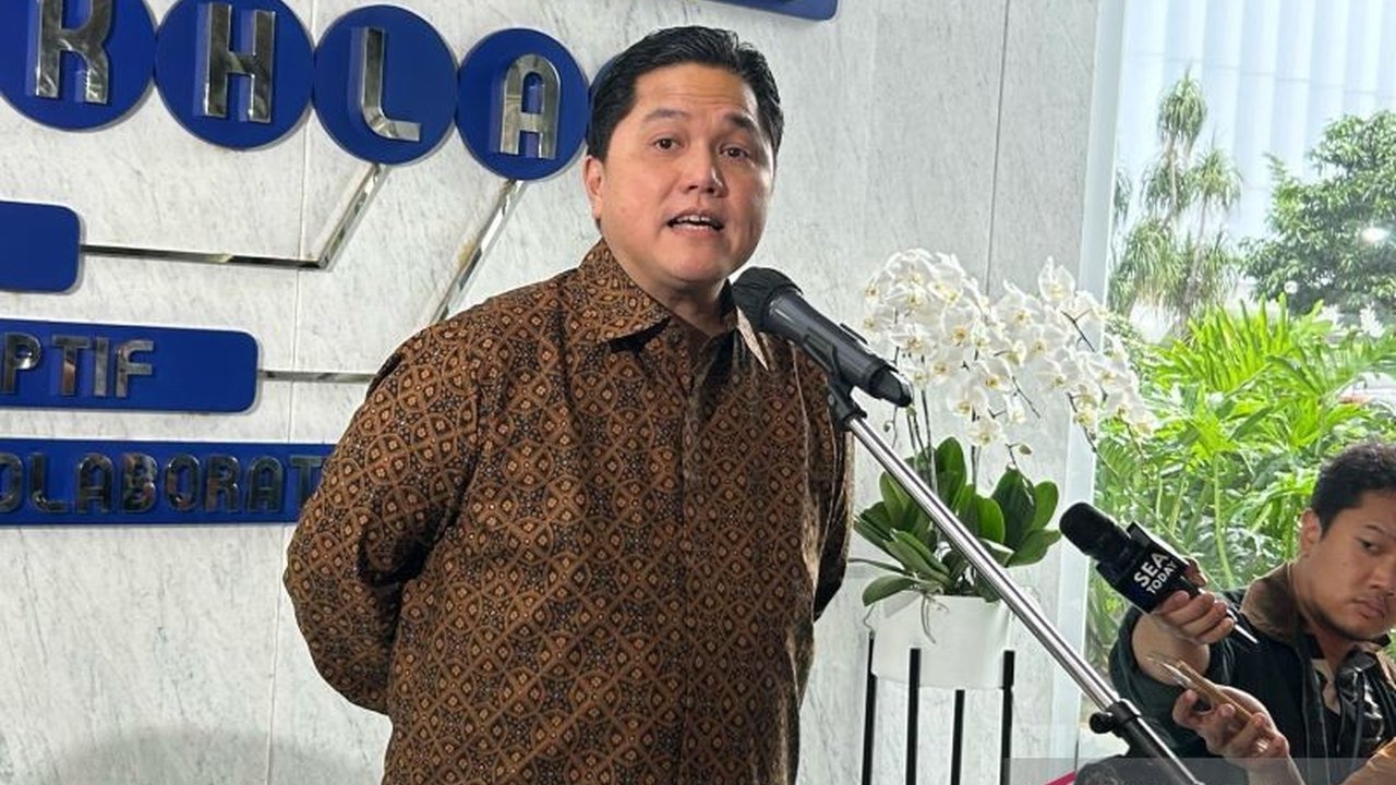Menteri BUMN Erick Thohir menjelaskan penunjukan Mayjen TNI Novi Helmy Prasetya sebagai Direktur Utama Bulog bertujuan untuk membawa perspektif baru dan mencapai swasembada pangan Indonesia, serta meningkatkan penyerapan gabah hingga 3 juta ton.