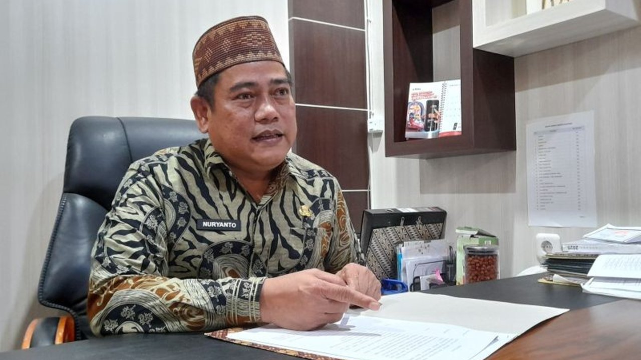 Pemerintah Kota Gorontalo berhasil melakukan penghematan anggaran hingga Rp50 miliar pada tahun 2025 melalui efisiensi berbagai pos belanja, termasuk perjalanan dinas dan kegiatan yang kurang mendesak, untuk memprioritaskan program yang berdampak langsung