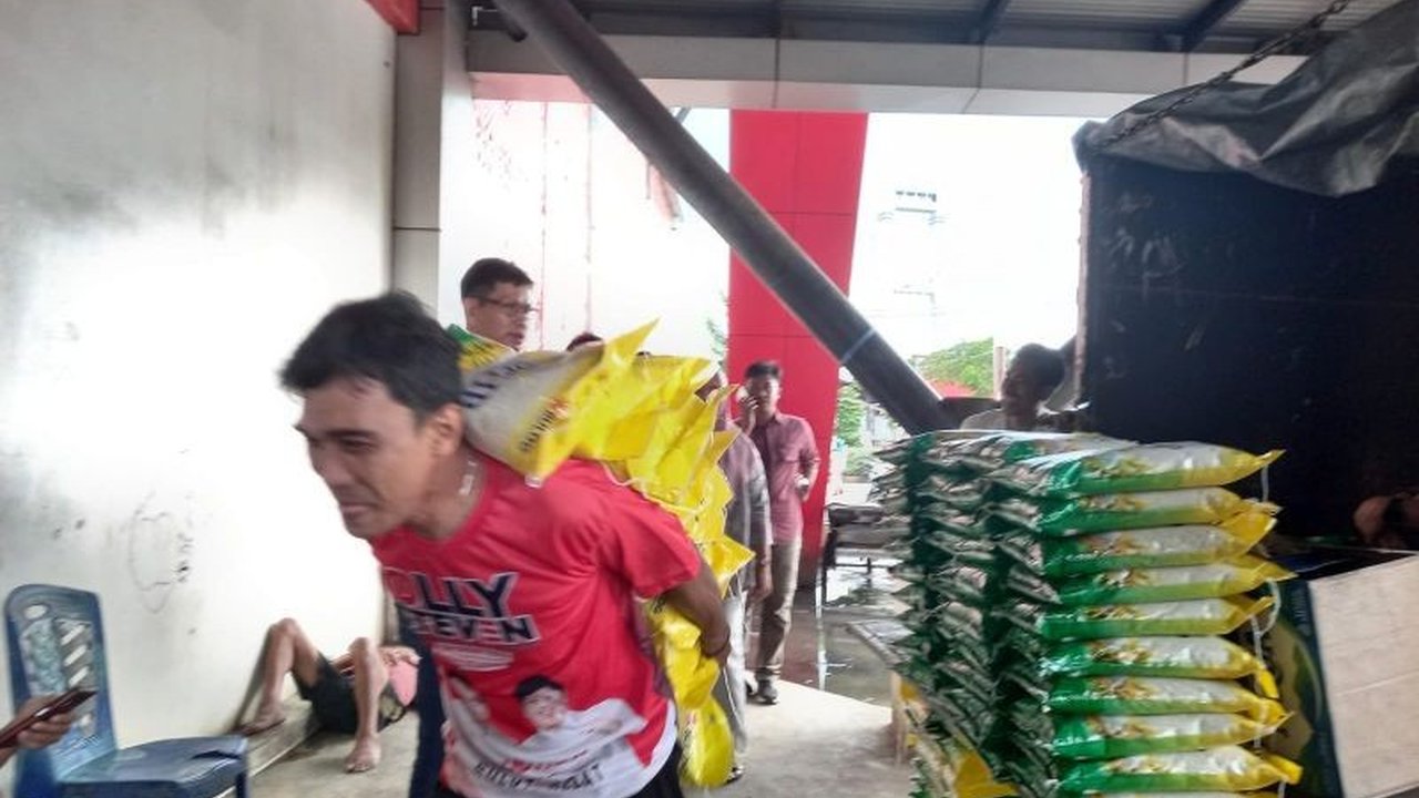 Bulog Regional Sulawesi Utara dan Gorontalo (Sulutgo) memberikan peringatan keras dan akan menjatuhkan sanksi kepada kios yang menjual beras Stabilisasi Pasokan dan Harga Pangan (SPHP) di atas Harga Eceran Tertinggi (HET) yang telah ditetapkan pemerintah.