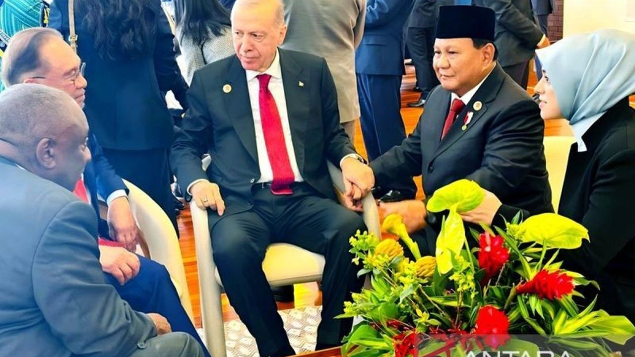 Presiden Prabowo Subianto akan menyambut kunjungan kenegaraan Presiden Turki Recep Tayyip Erdogan dan Ibu Negara Emine Erdogan di Indonesia pada 11-12 Februari 2025, guna memperkuat hubungan bilateral kedua negara.