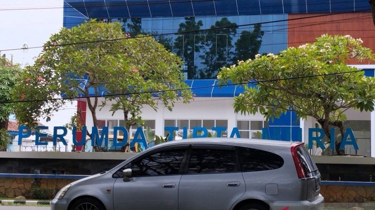 Pemerintah Kabupaten Kudus mencatat empat perusahaan daerah (Perusda) berhasil melampaui target laba pada tahun 2024, dengan capaian tertinggi oleh PT BPR Bank Daerah Kudus.