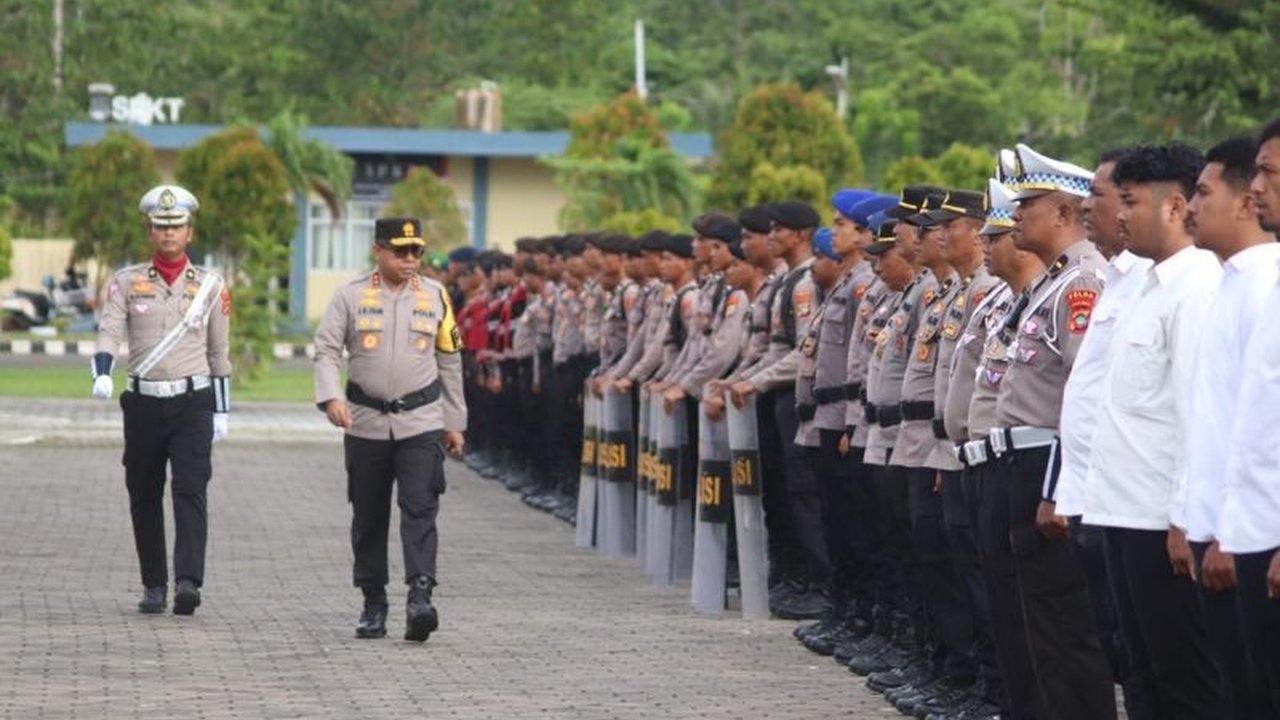 Polda Papua Barat menggelar Operasi Keselamatan Mansinam 2025 pada 10-23 Februari 2025 dengan menyasar sembilan pelanggaran lalu lintas utama untuk menekan angka kecelakaan dan mewujudkan road safety.